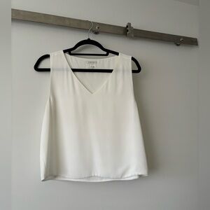 Babaton white sleeveless blouse v neck - sz M - EUC